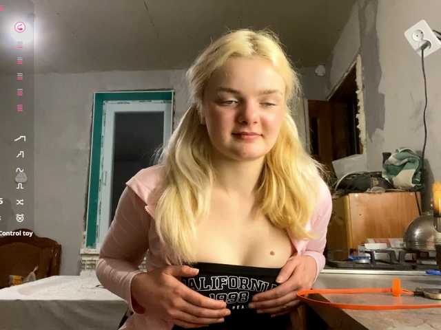 ConchitaLiberti's BongaCams show and profile