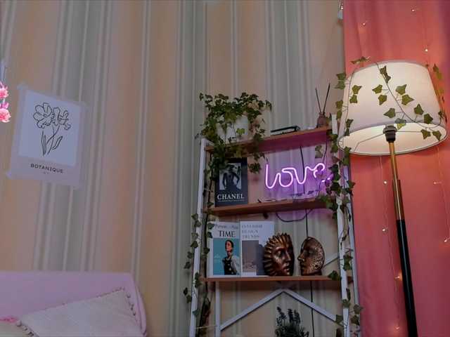 LilithVermillion's BongaCams show and profile