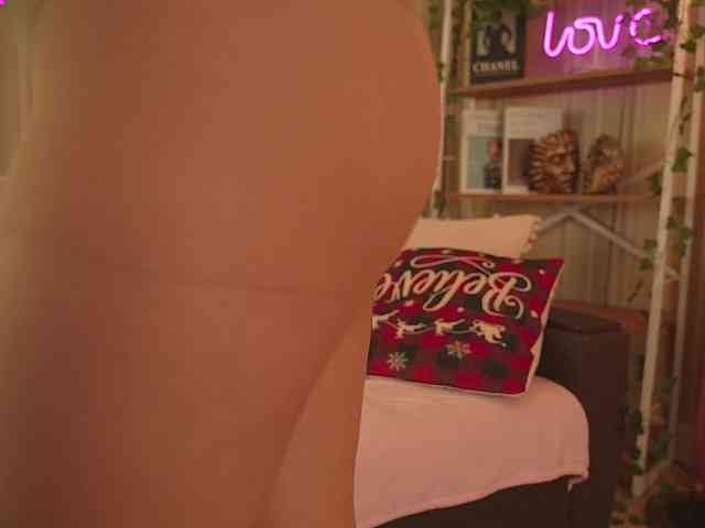 LilithVermillion webcam