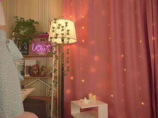 LilithVermillion webcam