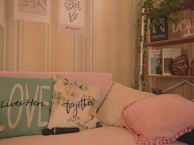 LilithVermillion webcam