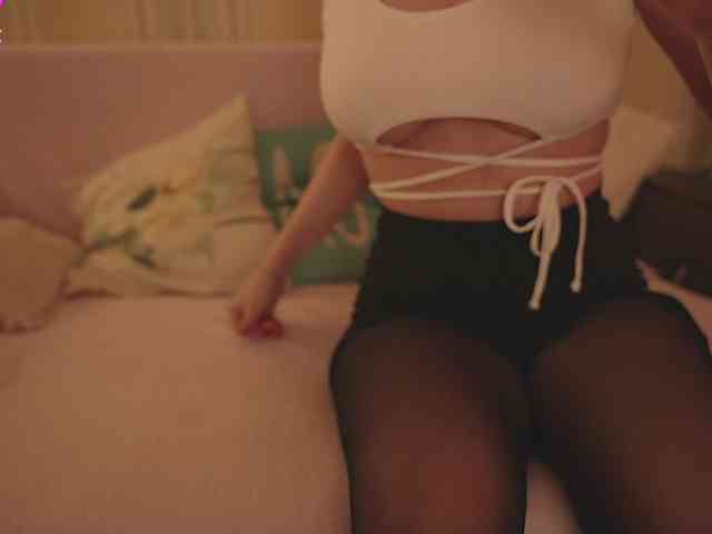 LilithVermillion webcam