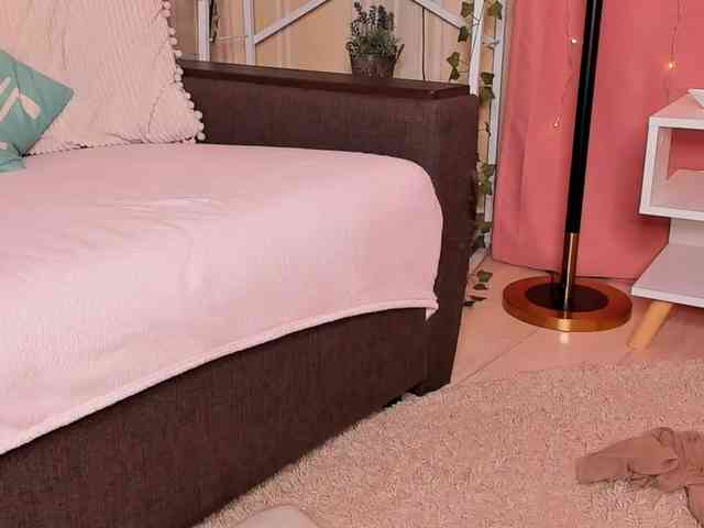 LilithVermillion webcam