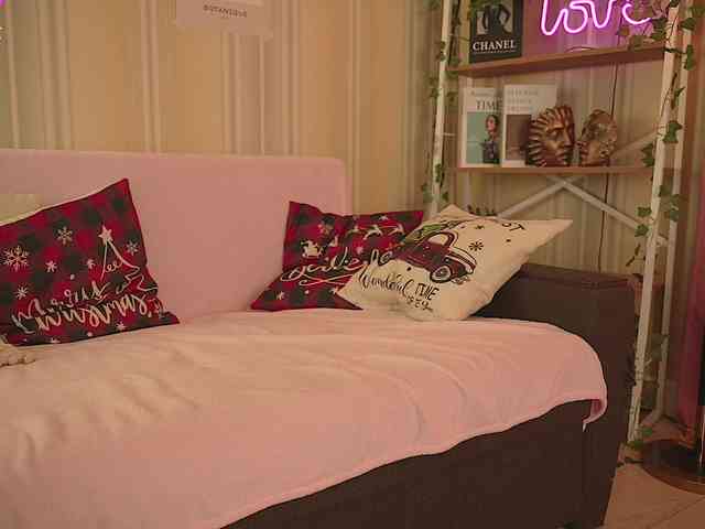 LilithVermillion webcam