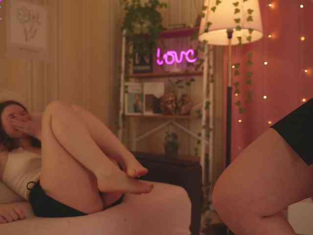 LilithVermillion webcam