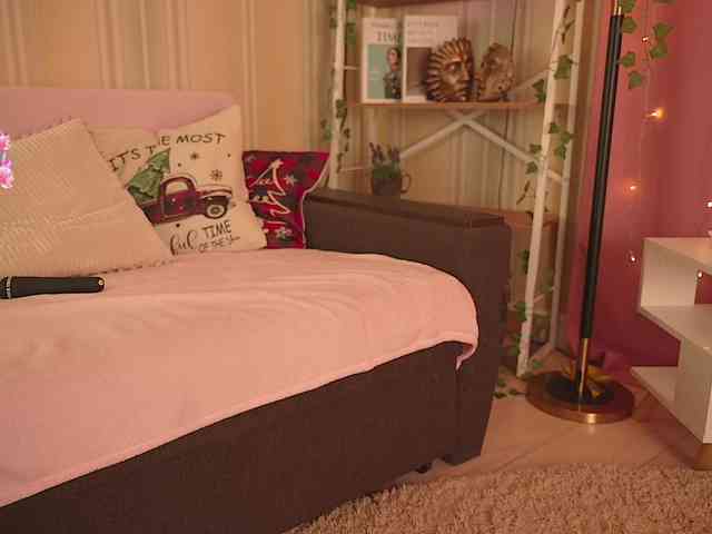 LilithVermillion webcam