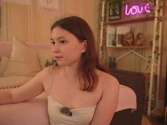 LilithVermillion webcam