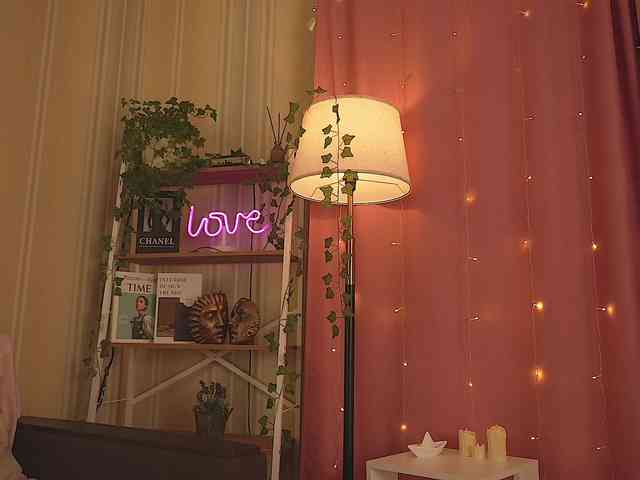 LilithVermillion webcam