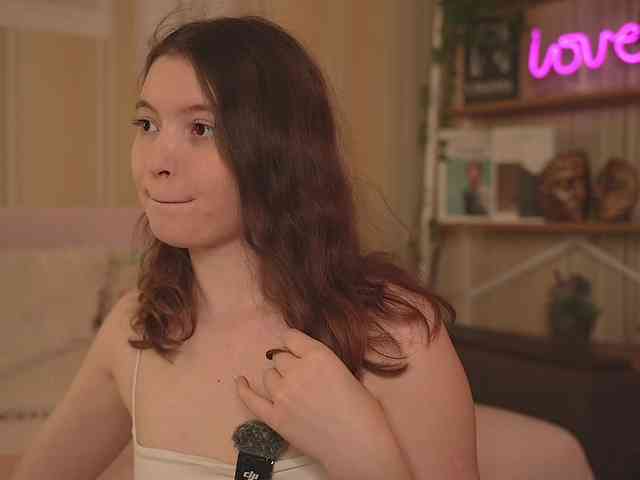 LilithVermillion webcam