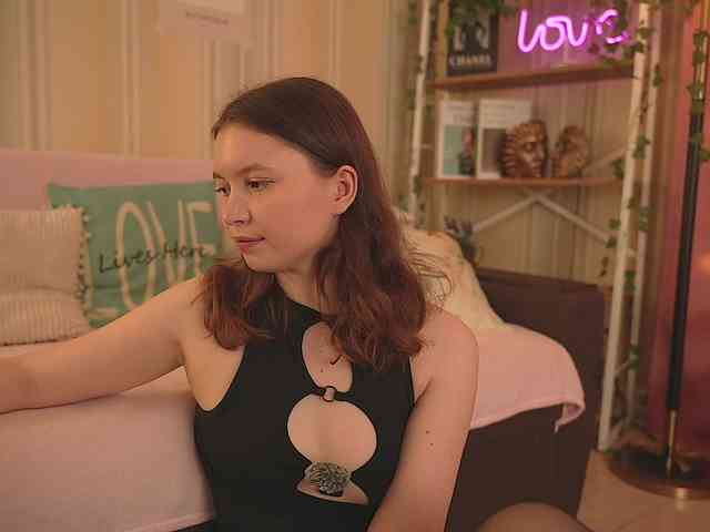 LilithVermillion webcam