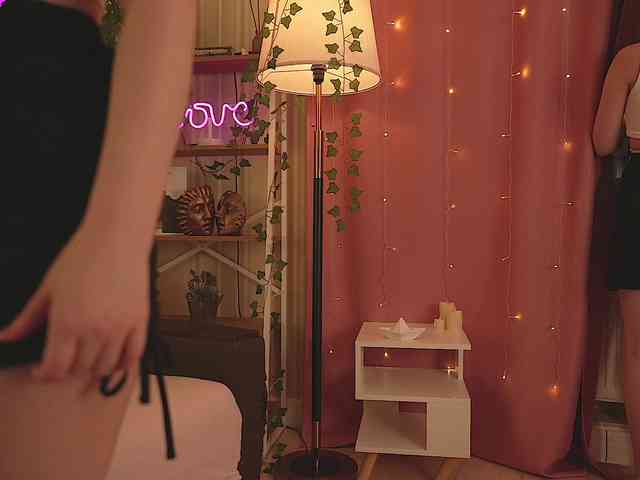 LilithVermillion webcam