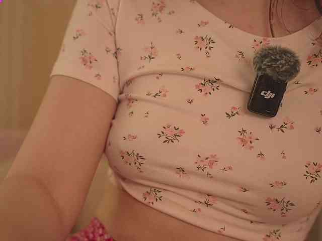 LilithVermillion webcam