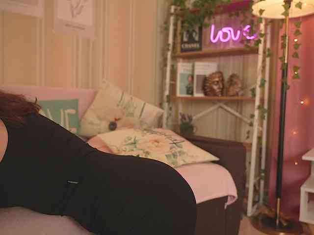 LilithVermillion webcam