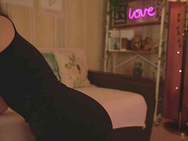 LilithVermillion webcam