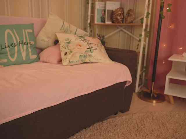 LilithVermillion webcam