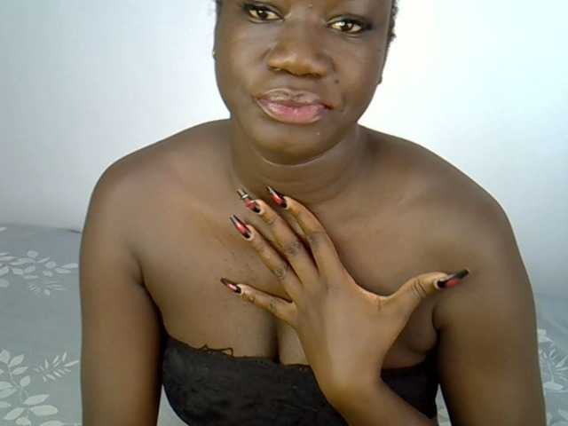 Afriqueen's BongaCams show and profile