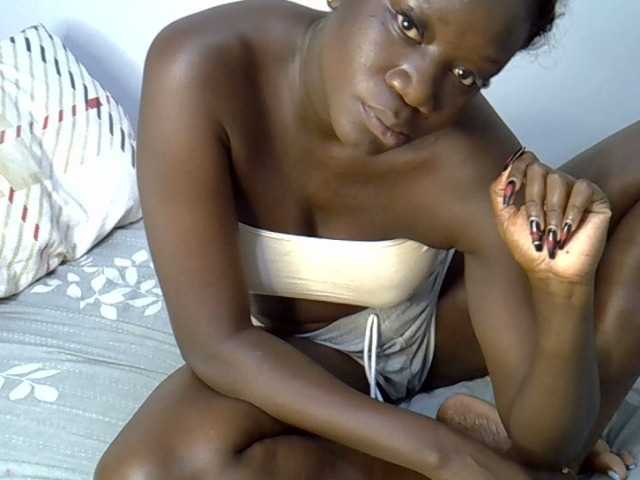 Afriqueen's BongaCams show and profile