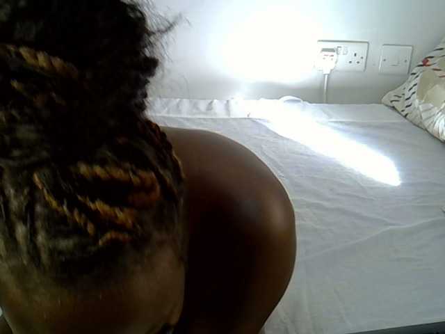 Afriqueen's BongaCams show and profile