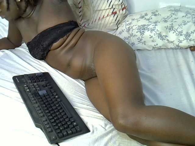 Afriqueen's BongaCams show and profile