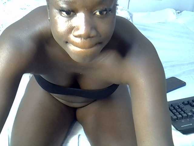 Afriqueen's BongaCams show and profile