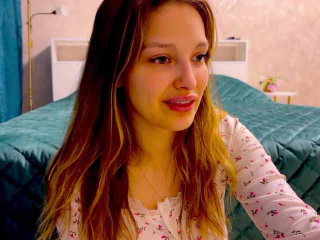 cute-honey's BongaCams show and profile