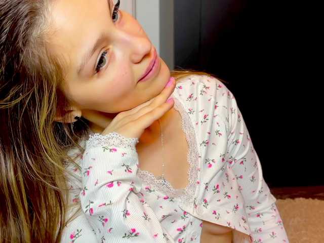 cute-honey's BongaCams show and profile