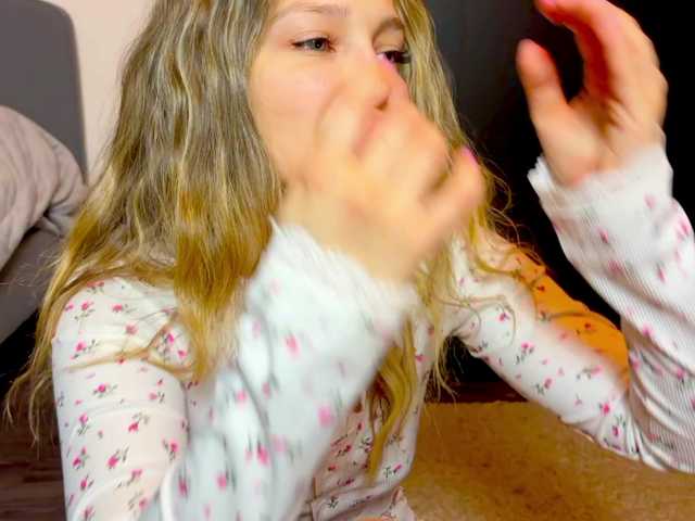 cute-honey's BongaCams show and profile