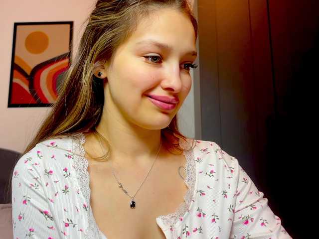 cute-honey broadcasting live