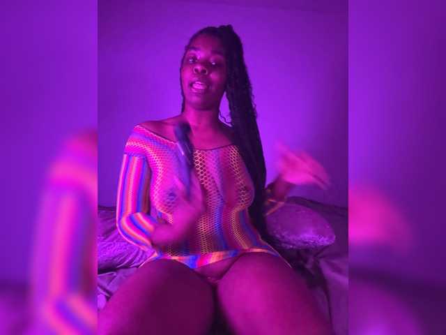 SexxiAfterDark webcam