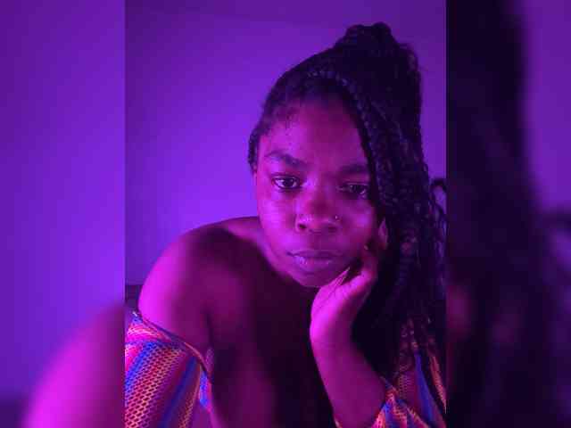 SexxiAfterDark webcam