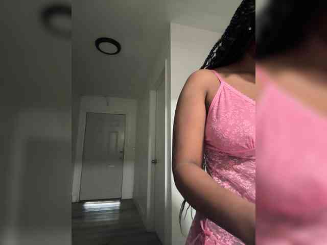 SexxiAfterDark webcam