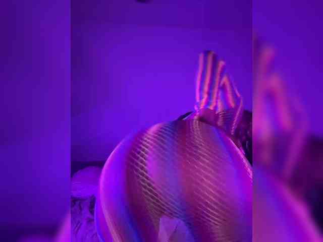 SexxiAfterDark webcam