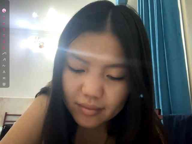 MagdalenaAlouf webcam