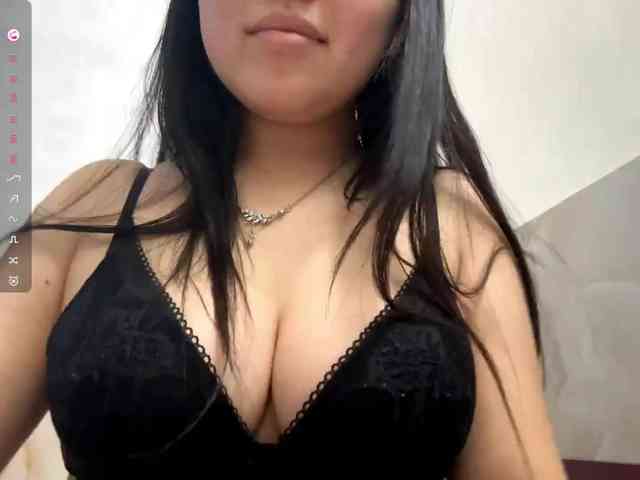 MagdalenaAlouf webcam