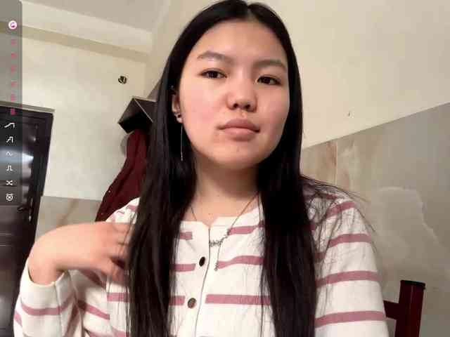 MagdalenaAlouf webcam