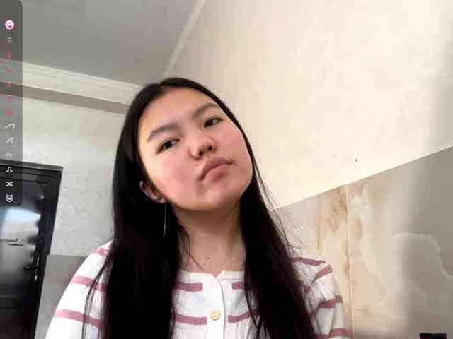 MagdalenaAlouf webcam