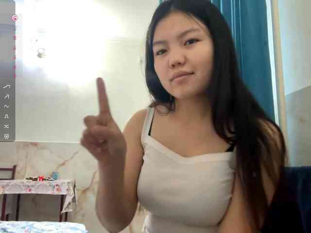 MagdalenaAlouf webcam