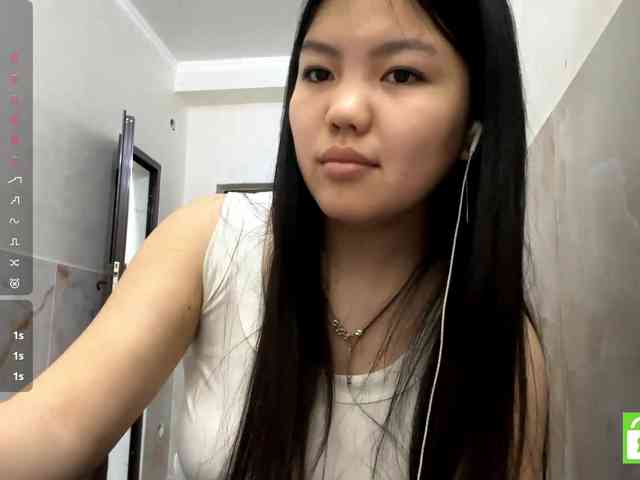 MagdalenaAlouf webcam