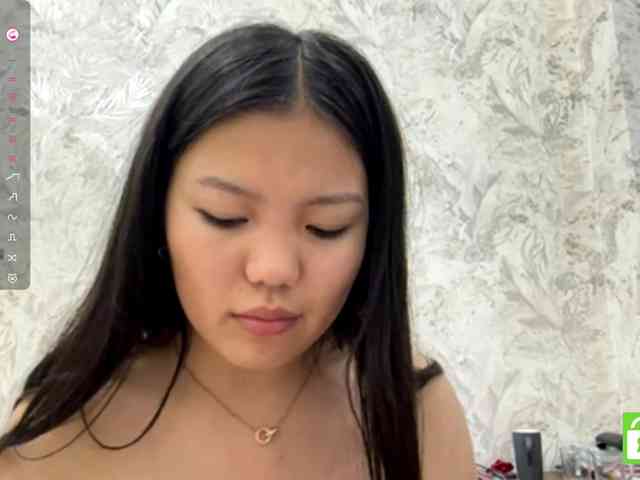 MagdalenaAlouf webcam