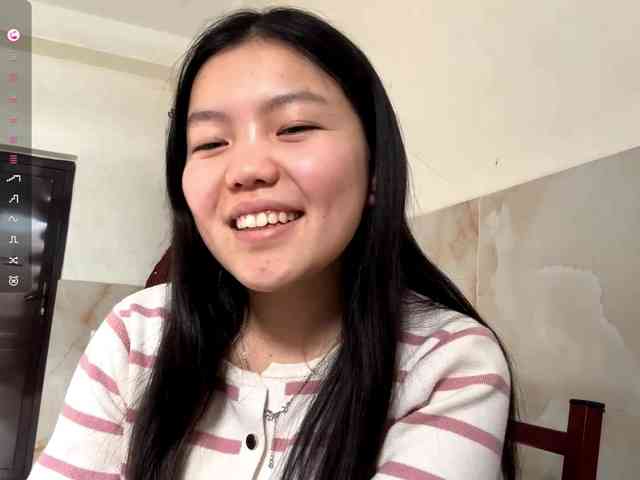 MagdalenaAlouf webcam