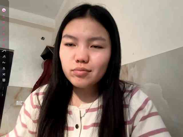 MagdalenaAlouf webcam