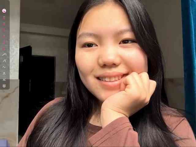 MagdalenaAlouf webcam