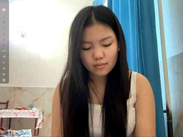 MagdalenaAlouf webcam