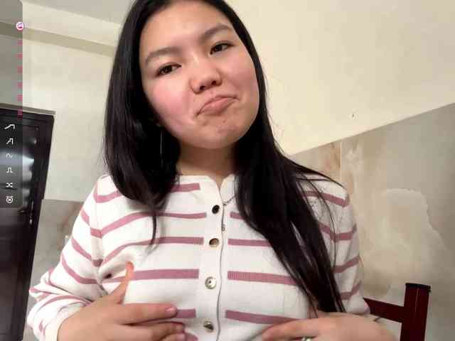 MagdalenaAlouf webcam