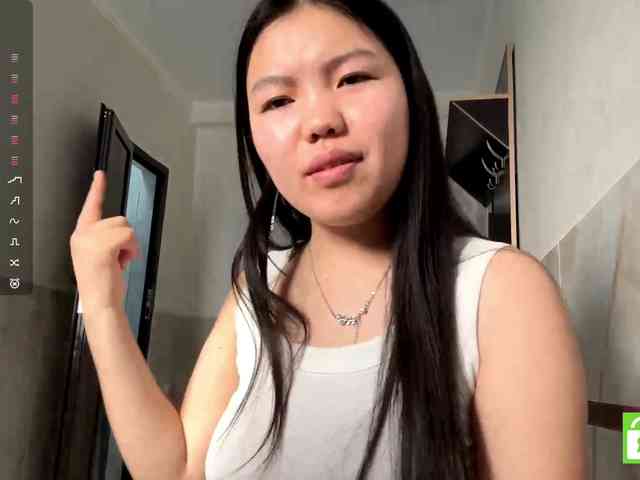 MagdalenaAlouf webcam