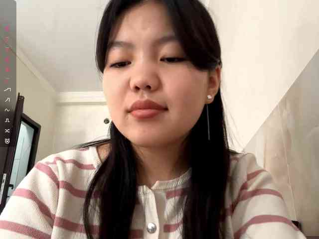 MagdalenaAlouf webcam