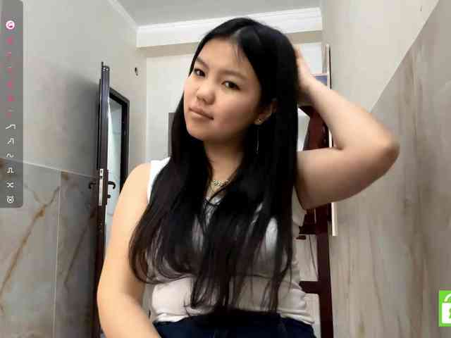 MagdalenaAlouf webcam