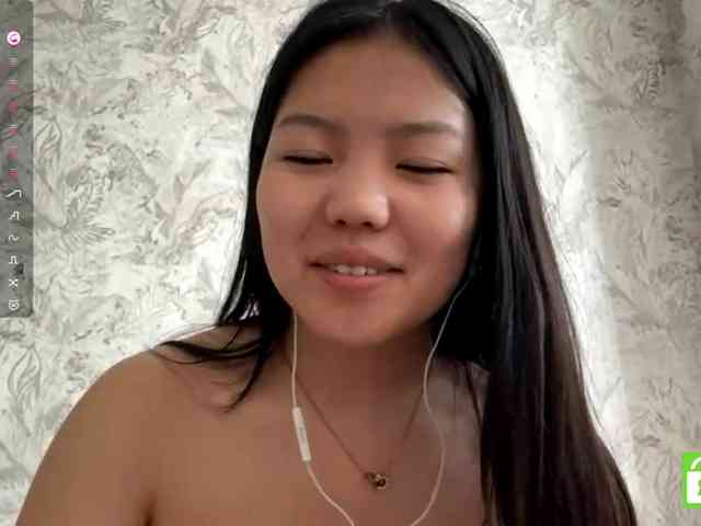 MagdalenaAlouf webcam