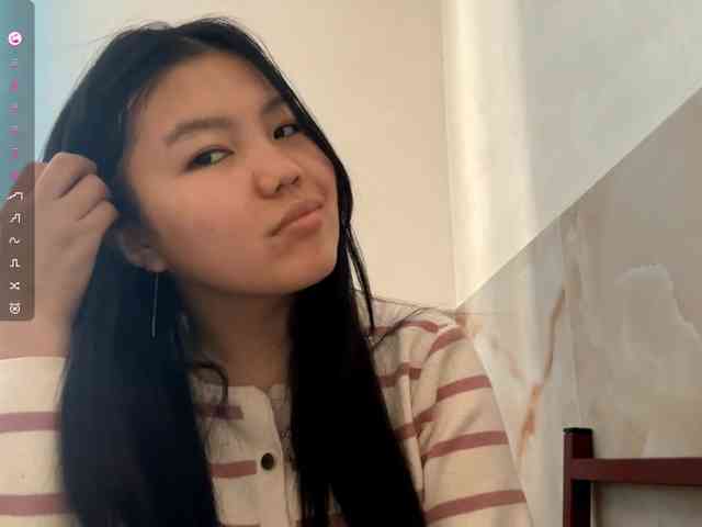 MagdalenaAlouf webcam