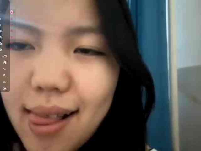 MagdalenaAlouf webcam